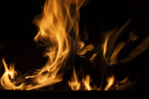 Il fuoco. Crediti foto: Enza Sola