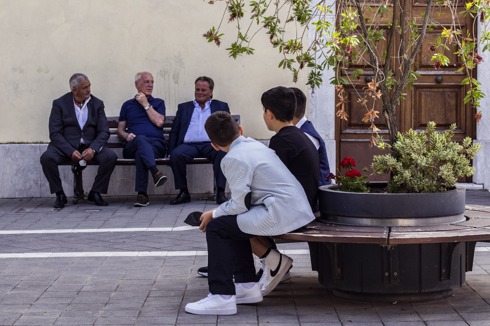 Ragazzini e anziani - Enza Sola